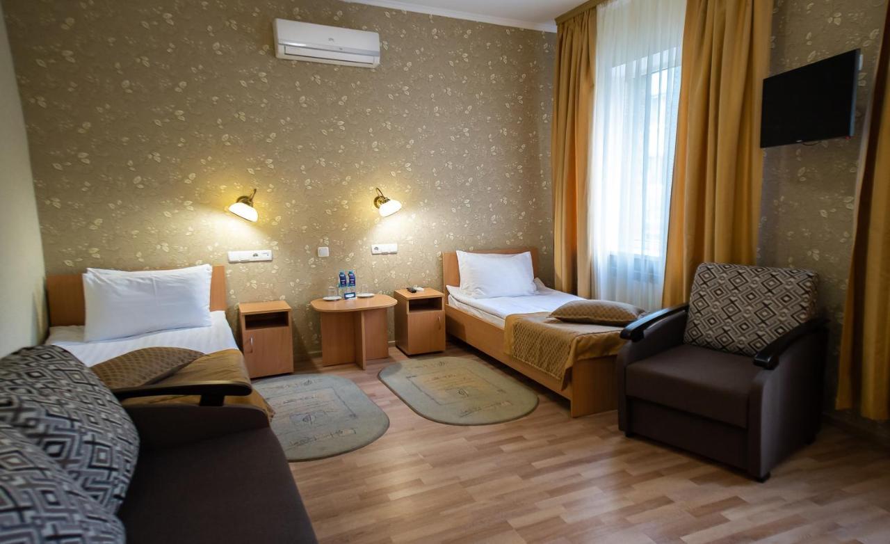 Salute Hotel Kyiv Exterior foto