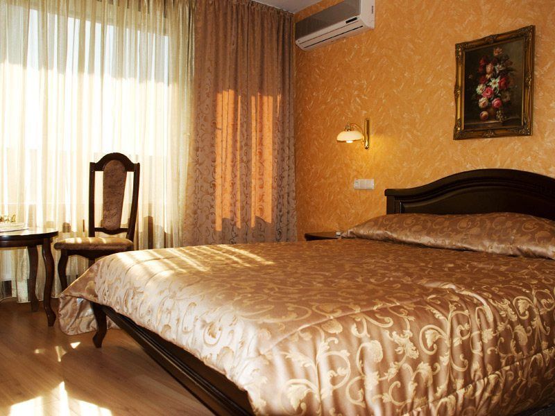Salute Hotel Kyiv Exterior foto