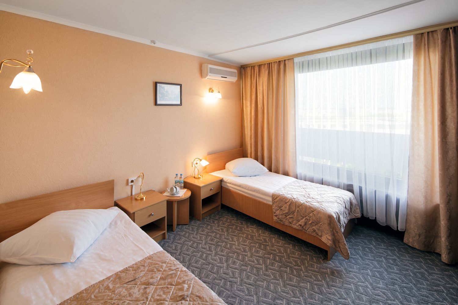 Salute Hotel Kyiv Exterior foto