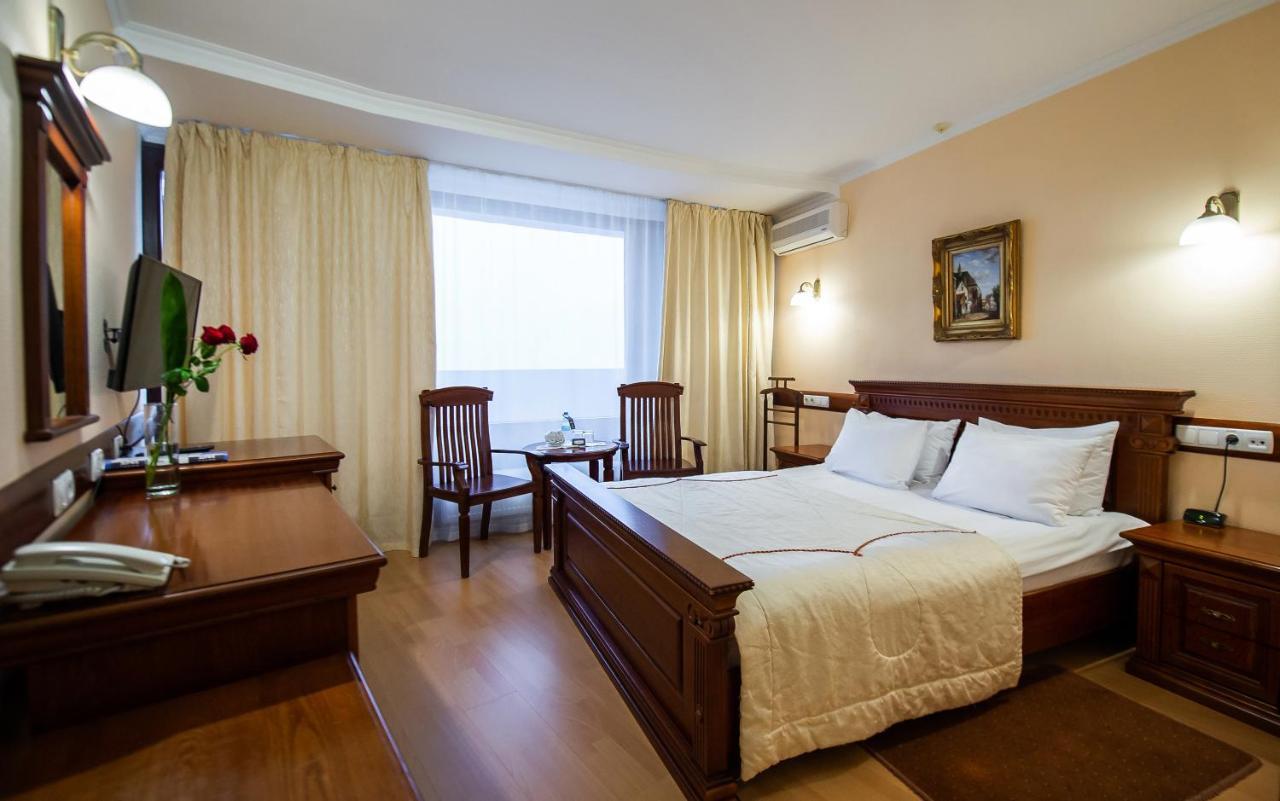 Salute Hotel Kyiv Exterior foto