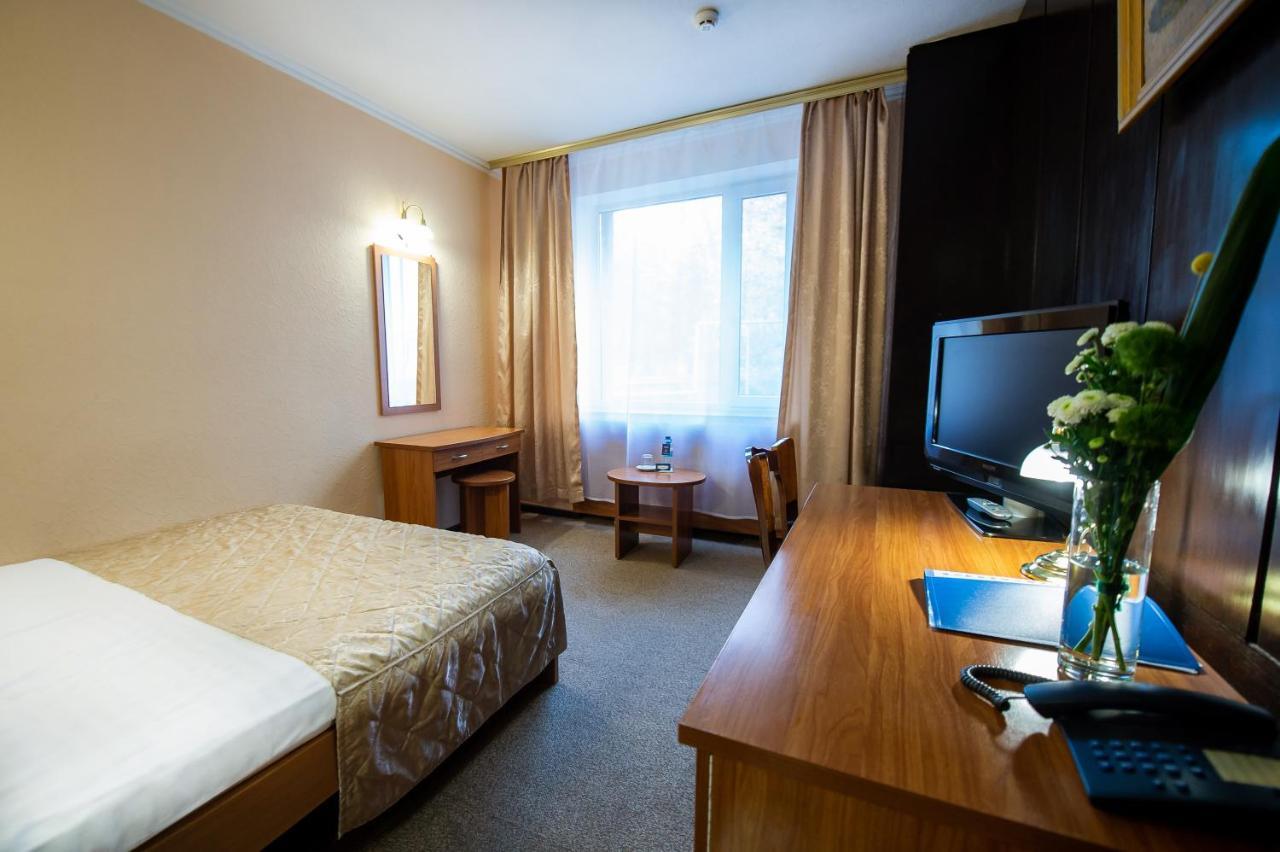 Salute Hotel Kyiv Exterior foto